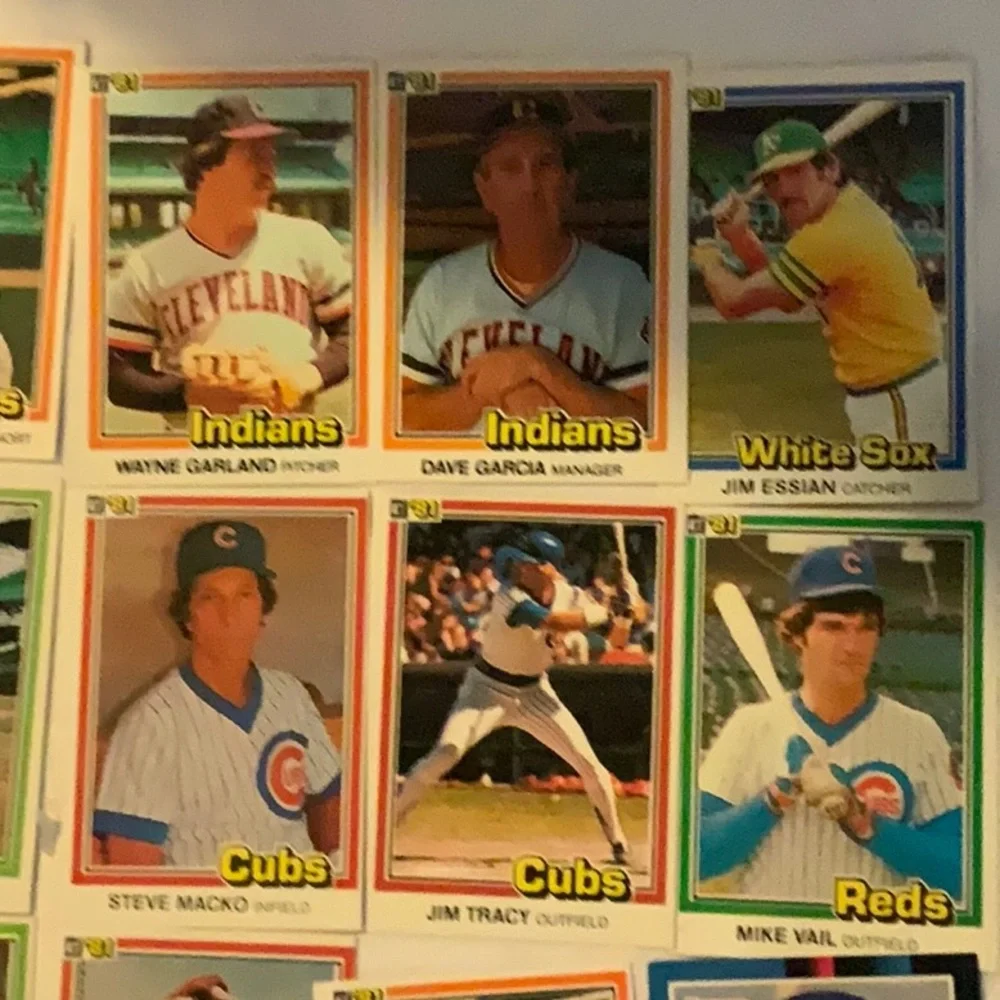 Bundle of Baseball Cards Lot 382